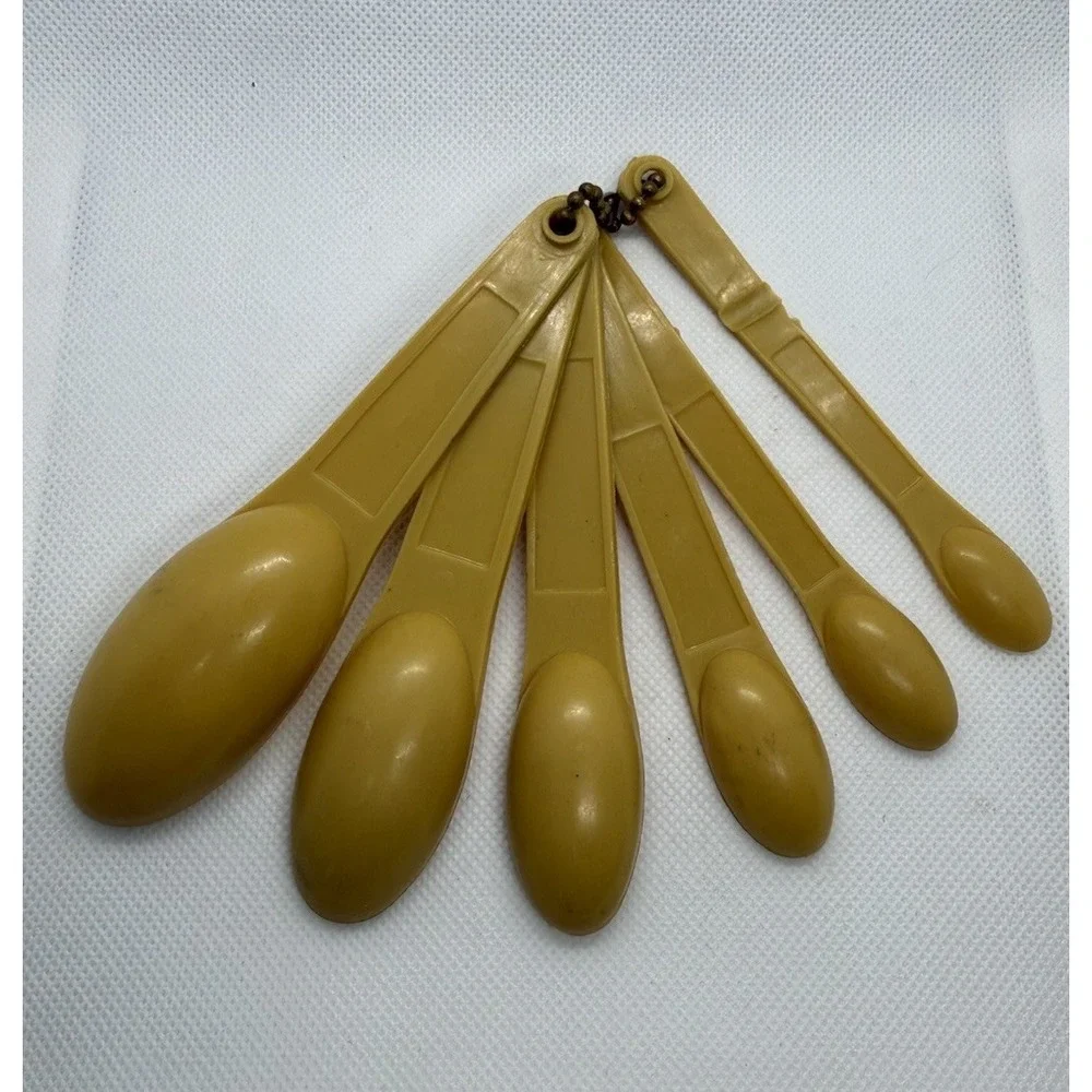 Vintage MCM Nylon Measuring Spoon Set 6 Snap-Together Yellow Nesting W/ Chain‎